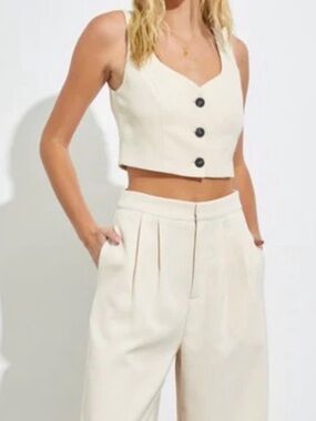 NWT Hausen Crop Top Vest Size Medium Ivory Button Front Minimalist Contemporary